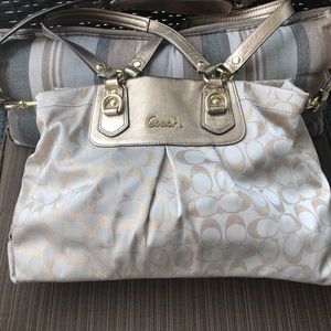 Coach bag gold